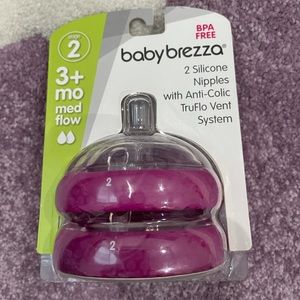 Baby Brezza 3+ mo med flow 2 pack silicone nipples anti colic
